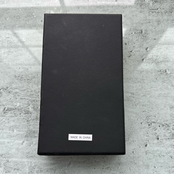 CLEARANCE: nOir Sparkling Earring Set - flaw in 1 out of the 4 earrings - Picture 7 of 9